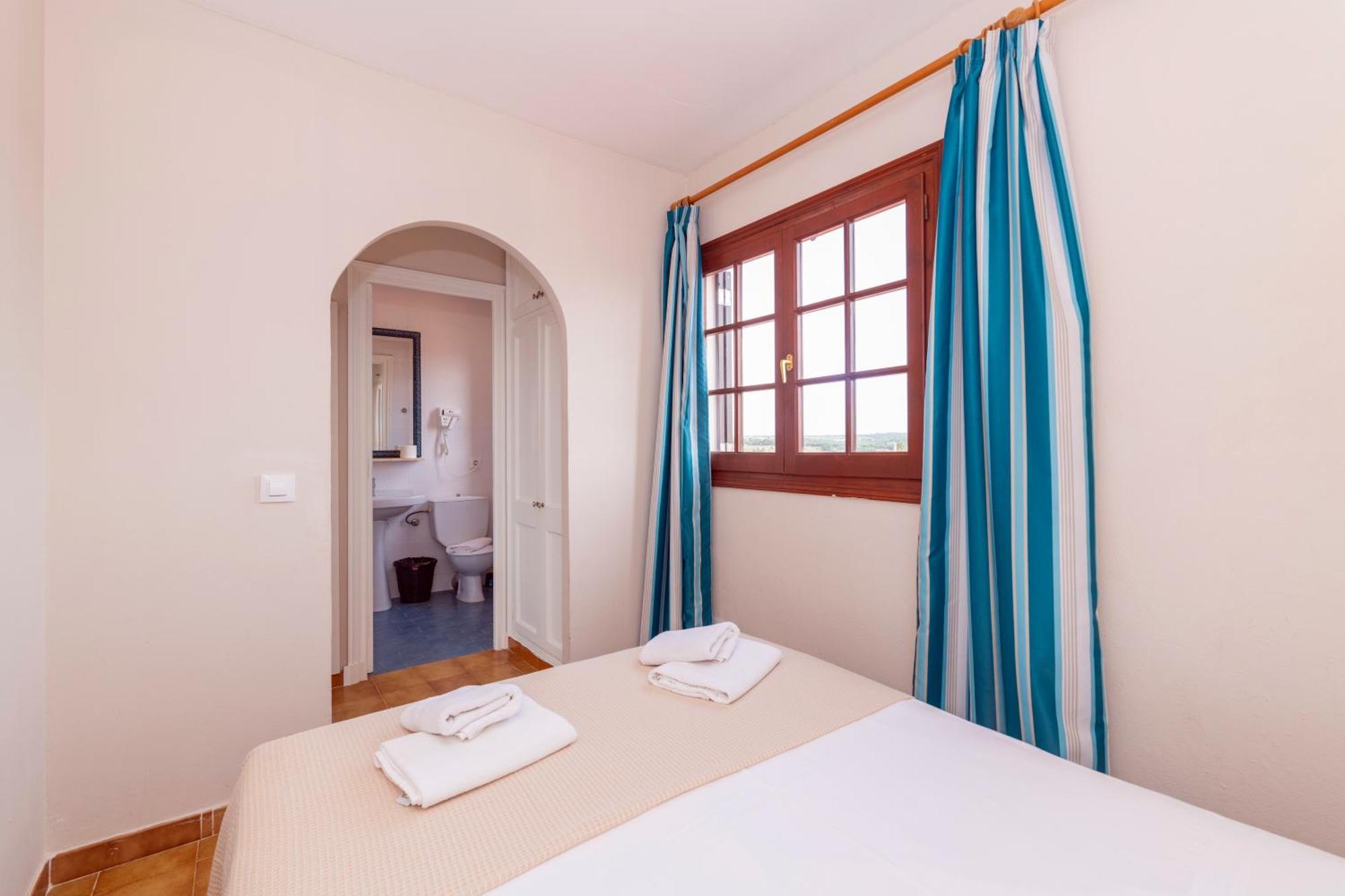 Siesta Mar One Bedroom Apartments Cala En Porter  المظهر الخارجي الصورة